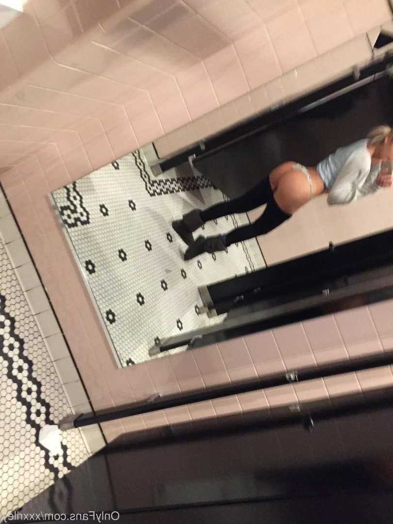 Riley Steele [ xxxriley ] Onlyfans leaked photo 1860087 on Hotleaks.tv
