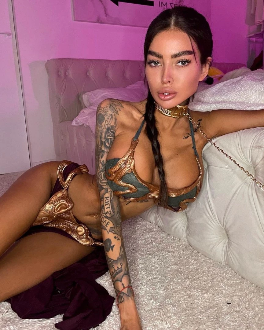 💣 𝘼𝙡𝙚𝙣𝙖 💣 𝙩𝙖𝙩𝙩𝙤𝙤𝙚𝙙 𝙢𝙤𝙙𝙚𝙡  😈 [ alena_omovych ] Onlyfans leaked photo 1953431 on Hotleaks.tv