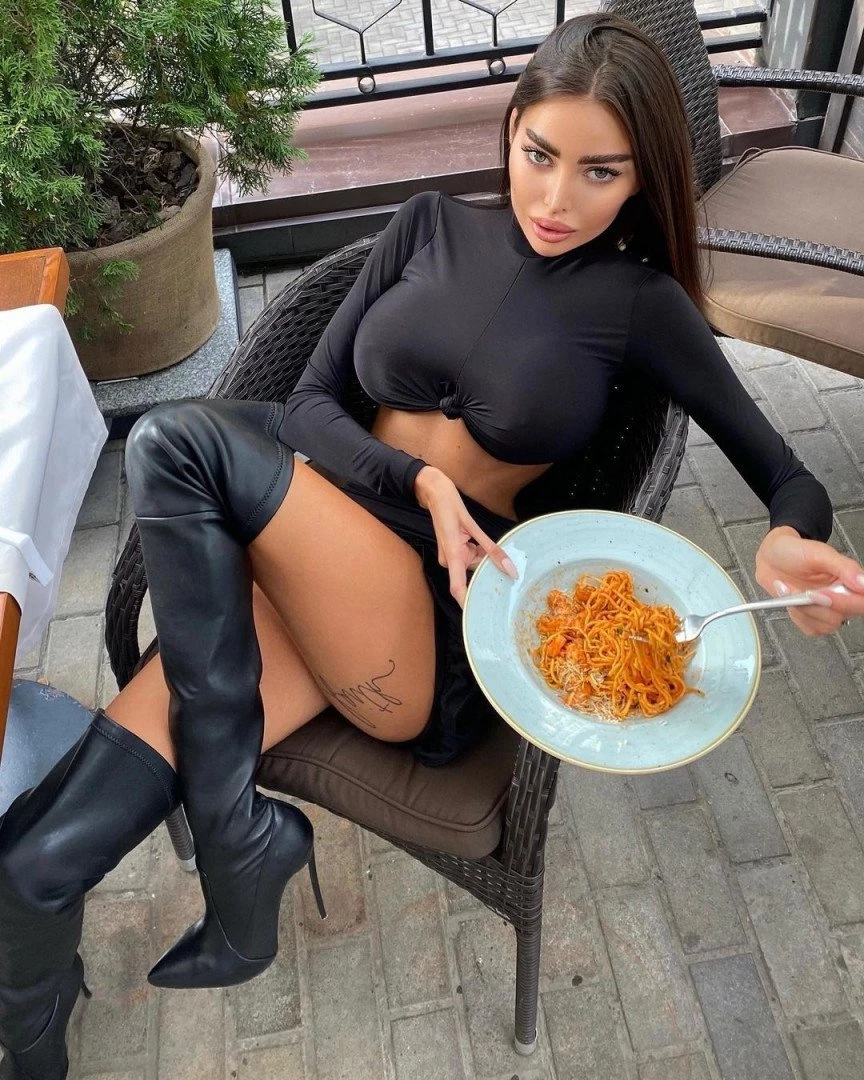 💣 𝘼𝙡𝙚𝙣𝙖 💣 𝙩𝙖𝙩𝙩𝙤𝙤𝙚𝙙 𝙢𝙤𝙙𝙚𝙡  😈 [ alena_omovych ] Onlyfans leaked photo 1953464 on Hotleaks.tv