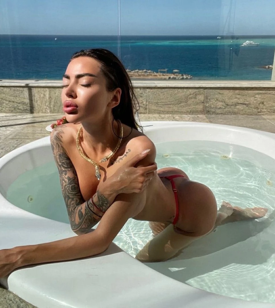 💣 𝘼𝙡𝙚𝙣𝙖 💣 𝙩𝙖𝙩𝙩𝙤𝙤𝙚𝙙 𝙢𝙤𝙙𝙚𝙡  😈 [ alena_omovych ] Onlyfans leaked photo 1953620 on Hotleaks.tv