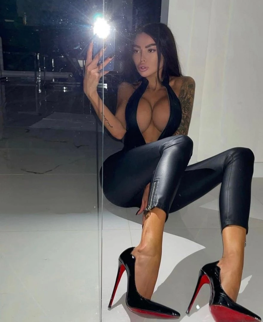 💣 𝘼𝙡𝙚𝙣𝙖 💣 𝙩𝙖𝙩𝙩𝙤𝙤𝙚𝙙 𝙢𝙤𝙙𝙚𝙡  😈 [ alena_omovych ] Onlyfans leaked photo 1954480 on Hotleaks.tv