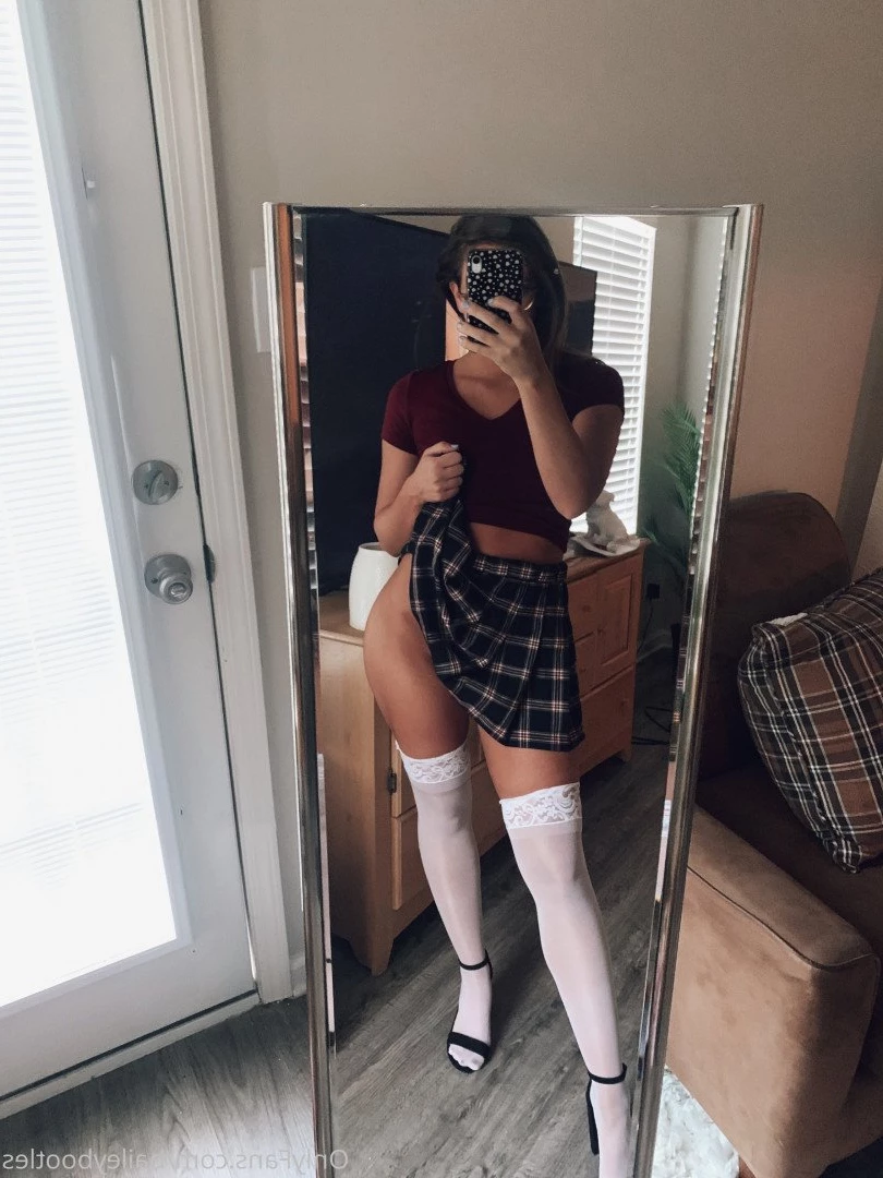 《𝐁𝐚𝐢𝐥𝐞𝐲 𝐁𝐨𝐨𝐭𝐥𝐞𝐬》 [ baileybootles ] Onlyfans leaked photo 1948805 on Hotleaks.tv
