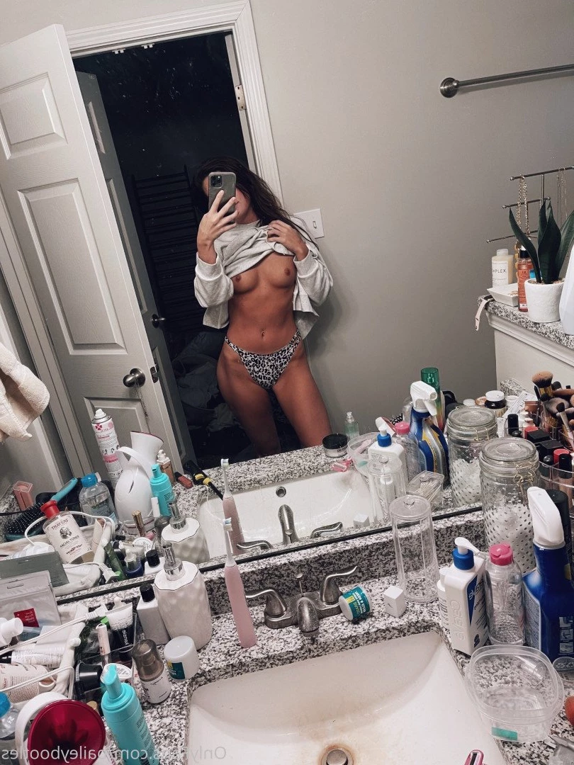《𝐁𝐚𝐢𝐥𝐞𝐲 𝐁𝐨𝐨𝐭𝐥𝐞𝐬》 [ baileybootles ] Onlyfans leaked photo 1948825 on Hotleaks.tv