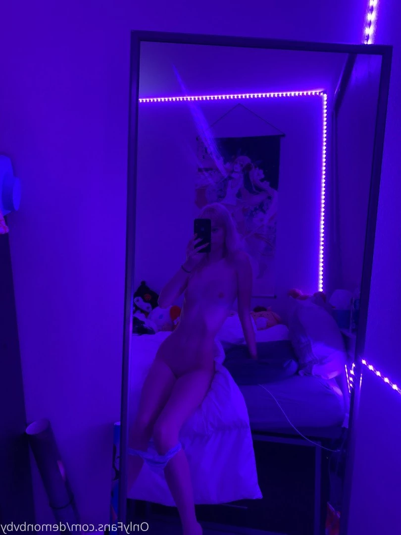 𝔟𝔞𝔟𝔶𝔡𝔬𝔩𝔩 [ demonbvby ] Onlyfans leaked photo 2071423 on Hotleaks.tv