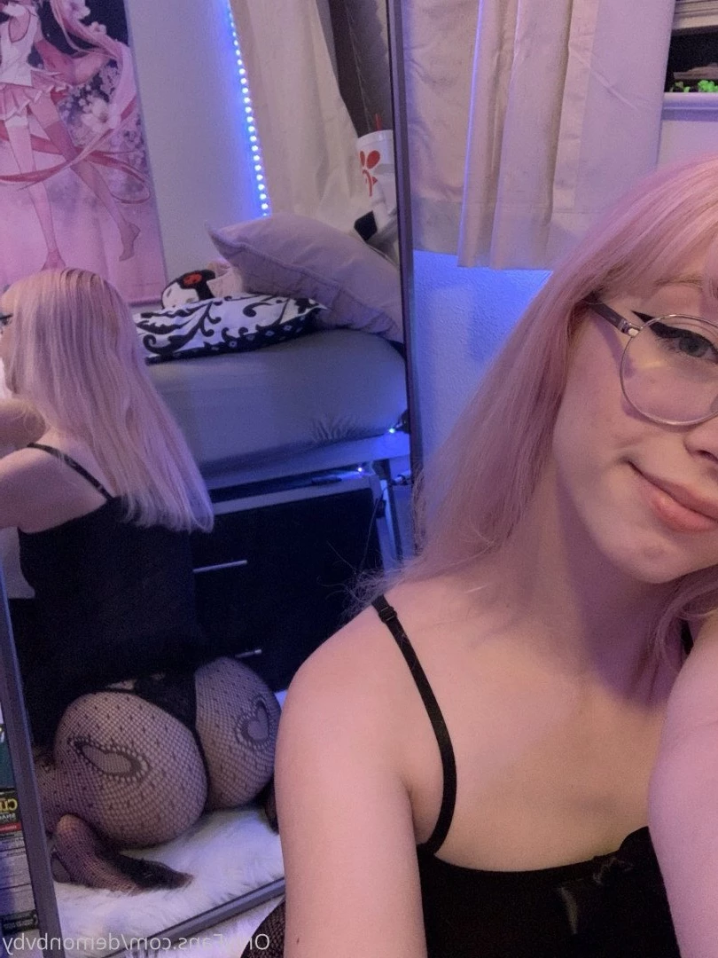 𝔟𝔞𝔟𝔶𝔡𝔬𝔩𝔩 [ demonbvby ] Onlyfans leaked photo 2071444 on Hotleaks.tv