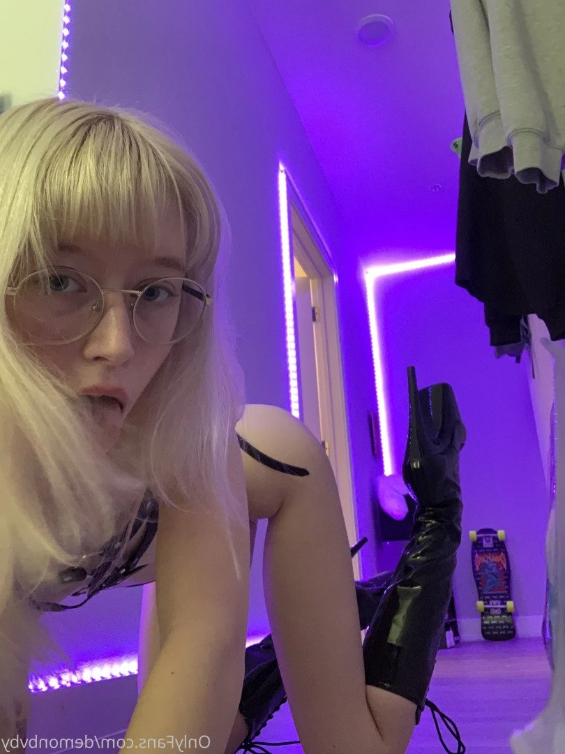 𝔟𝔞𝔟𝔶𝔡𝔬𝔩𝔩 [ demonbvby ] Onlyfans leaked photo 2071452 on Hotleaks.tv