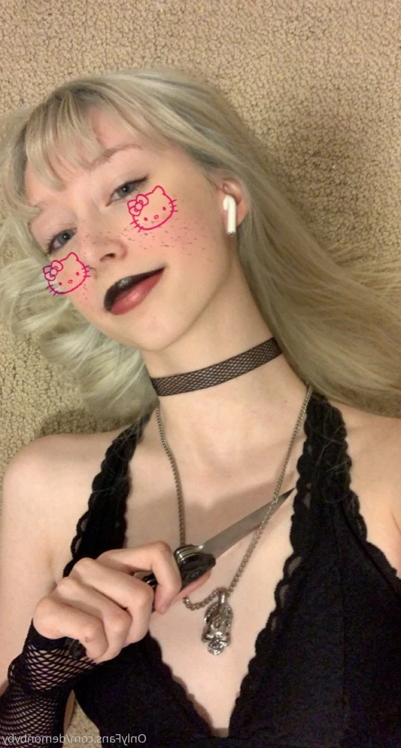 𝔟𝔞𝔟𝔶𝔡𝔬𝔩𝔩 [ demonbvby ] Onlyfans leaked photo 2071474 on Hotleaks.tv