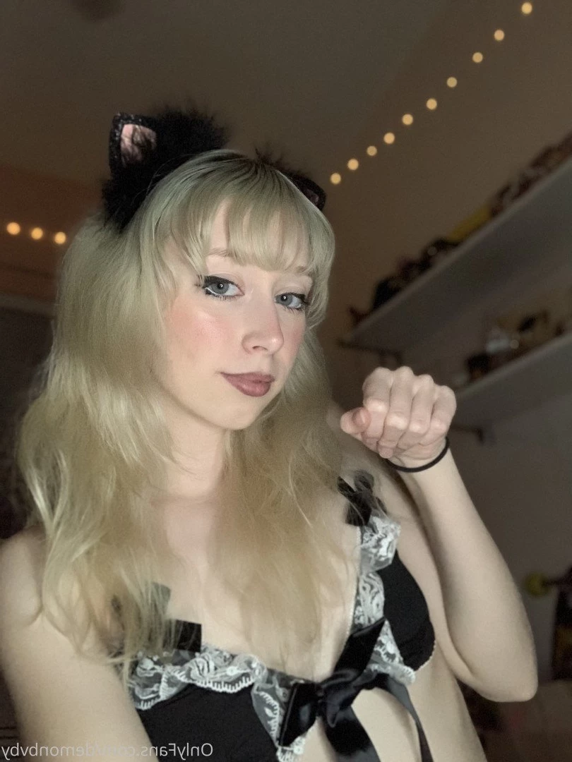𝔟𝔞𝔟𝔶𝔡𝔬𝔩𝔩 [ demonbvby ] Onlyfans leaked photo 2071538 on Hotleaks.tv