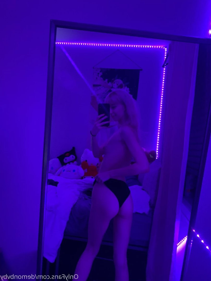 𝔟𝔞𝔟𝔶𝔡𝔬𝔩𝔩 [ demonbvby ] Onlyfans leaked photo 2071668 on Hotleaks.tv