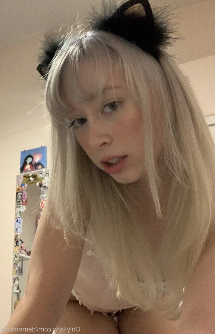 𝔟𝔞𝔟𝔶𝔡𝔬𝔩𝔩 [ demonbvby ] Onlyfans leaked photo 2071752 on Hotleaks.tv