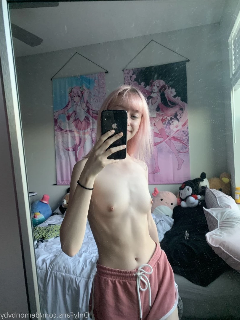 𝔟𝔞𝔟𝔶𝔡𝔬𝔩𝔩 [ demonbvby ] Onlyfans leaked photo 2071783 on Hotleaks.tv