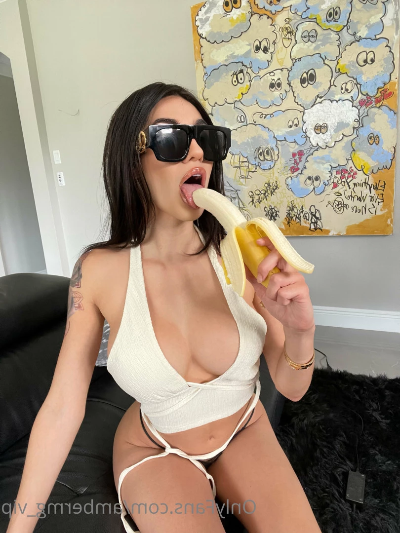 Lebanese princess 👸🏻 💦 [ ambermg_vip ] Onlyfans leaked photo 6876512 on Hotleaks.tv