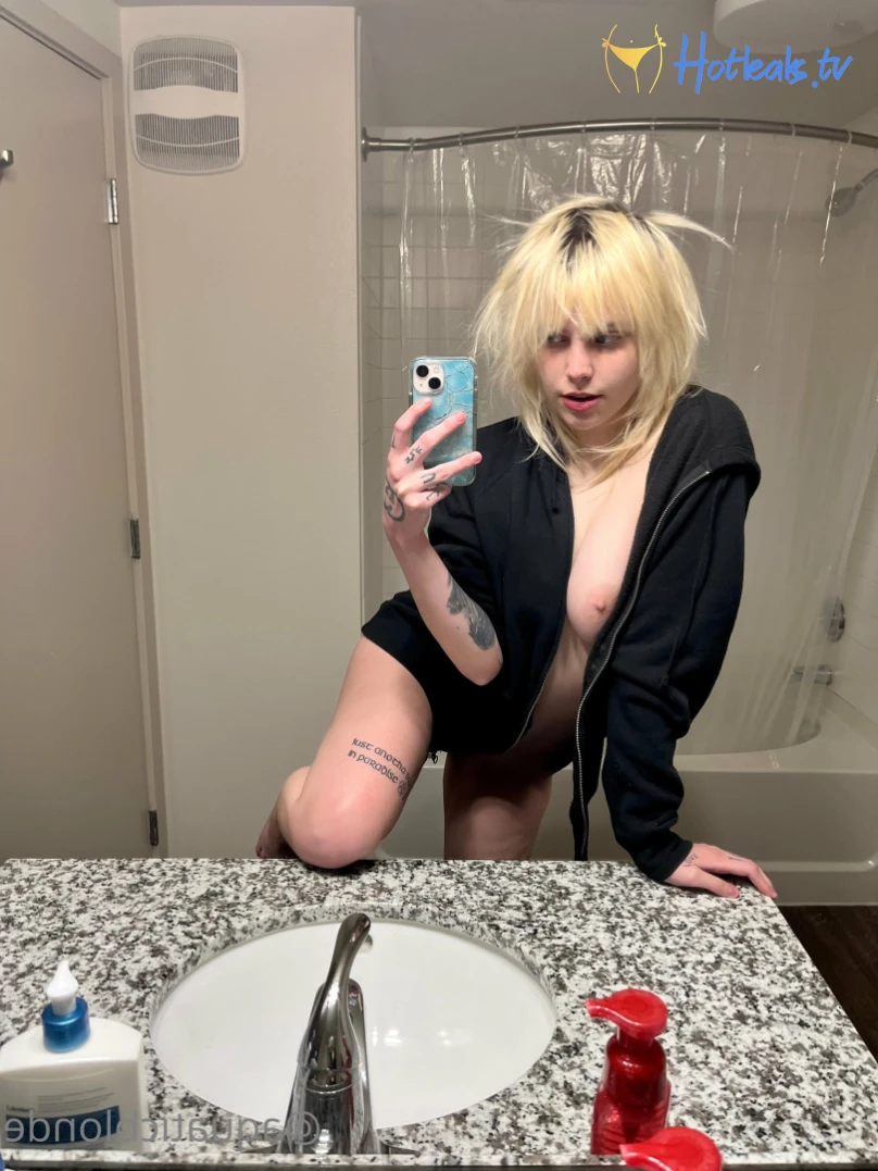 𝖕𝖔𝖗𝖈𝖊𝖑𝖆𝖎𝖓 𝖉𝖔𝖑𝖑 🖤 I love dick pics! [ porcelainblues ] Onlyfans leaked photo 9574268 on Hotleaks.tv