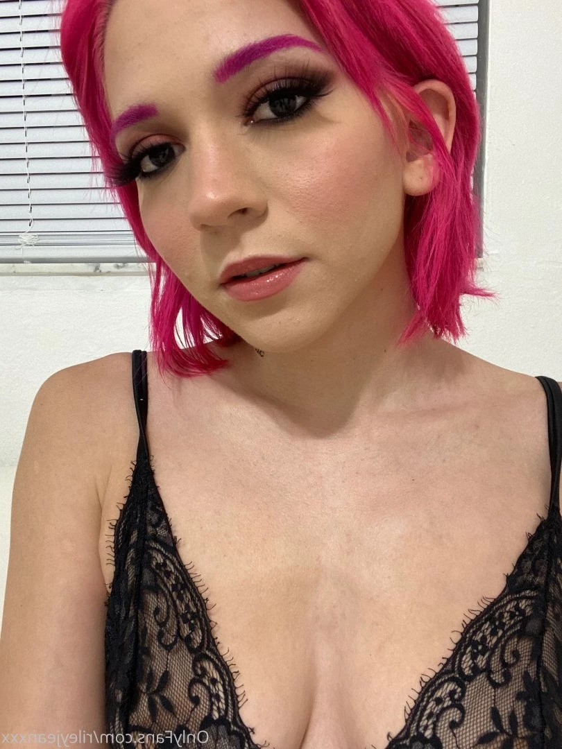 riley jean 🖤 [ rileyjeanxxx ] Onlyfans leaked photo 2023345 on Hotleaks.tv