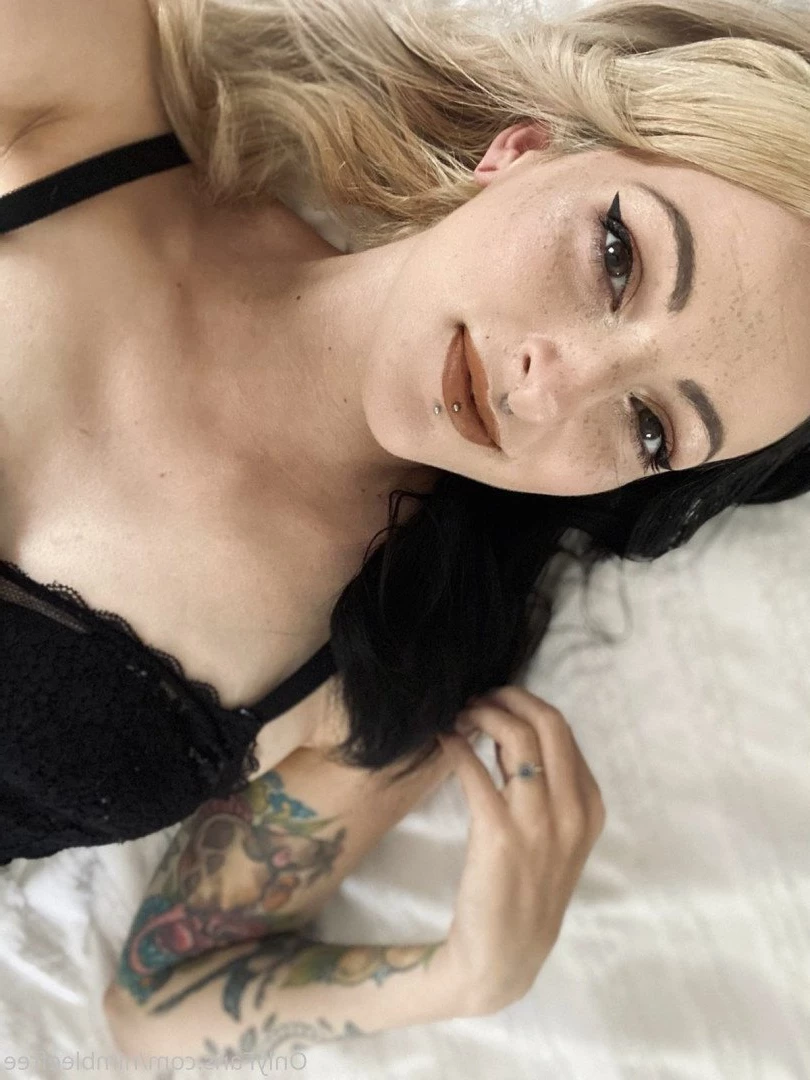 Bee Bailey 🌻 [ beebaileyfree ] Onlyfans leaked photo 1998187 on Hotleaks.tv