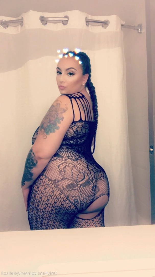 $𝟯 𝗖𝗨𝗠 𝗪𝗛𝗢𝗥𝗘👅 [ envykellsx3 ] Onlyfans leaked photo 2385210 on Hotleaks.tv