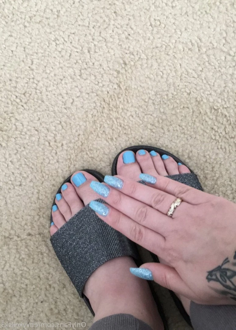 $𝟯 𝗖𝗨𝗠 𝗪𝗛𝗢𝗥𝗘👅 [ envykellsx3 ] Onlyfans leaked photo 2388899 on Hotleaks.tv