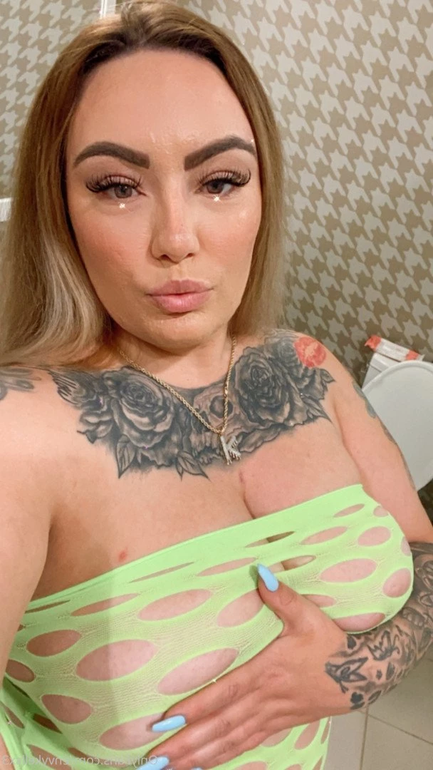 $𝟯 𝗖𝗨𝗠 𝗪𝗛𝗢𝗥𝗘👅 [ envykellsx3 ] Onlyfans leaked photo 2389270 on Hotleaks.tv
