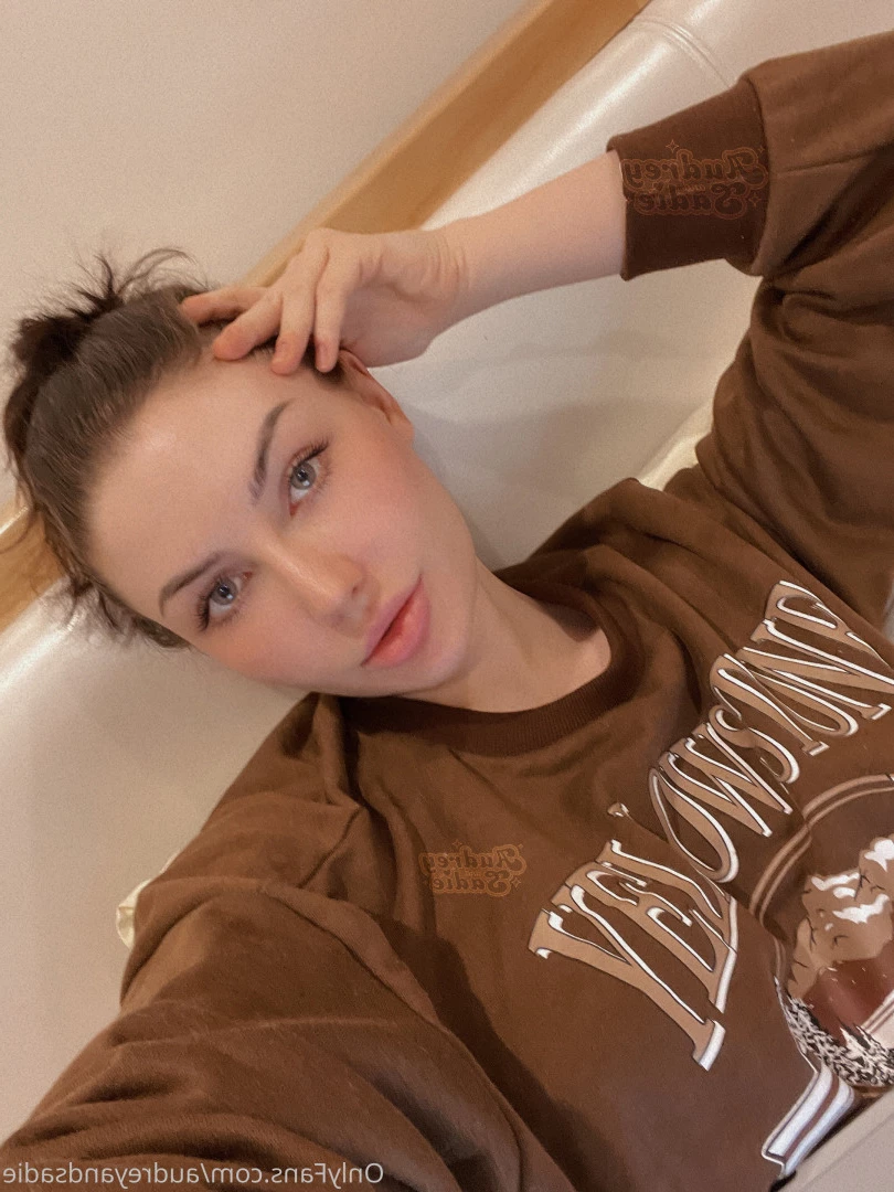 𝗔𝘂𝗱𝗿𝗲𝘆 &amp; 𝗦𝗮𝗱𝗶𝗲 🦋 𝗡𝗢 𝗣𝗣𝗩 [ audreyandsadie ] Onlyfans leaked photo 6364839 on Hotleaks.tv