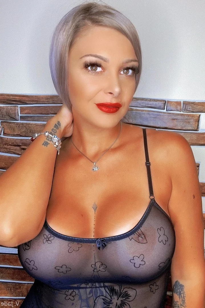 𝐁𝐔𝐒𝐓𝐘 𝐁𝐋𝐎𝐍𝐃𝐄 𝐌𝐎𝐌𝐌𝐘 [ vaya_jade ] Onlyfans leaked photo 2395814 on Hotleaks.tv