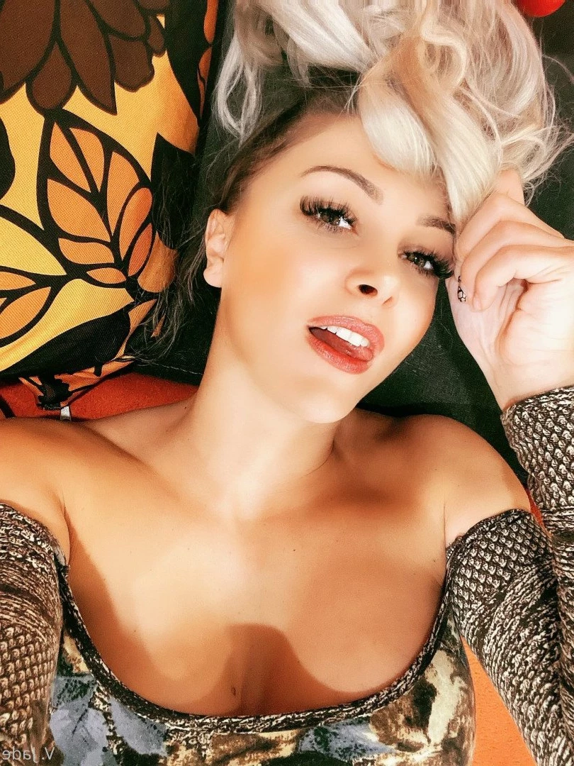 𝐁𝐔𝐒𝐓𝐘 𝐁𝐋𝐎𝐍𝐃𝐄 𝐌𝐎𝐌𝐌𝐘 [ vaya_jade ] Onlyfans leaked photo 2399533 on Hotleaks.tv