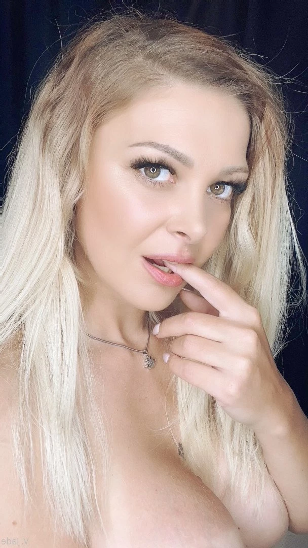 𝐁𝐔𝐒𝐓𝐘 𝐁𝐋𝐎𝐍𝐃𝐄 𝐌𝐎𝐌𝐌𝐘 [ vaya_jade ] Onlyfans leaked photo 2400306 on Hotleaks.tv