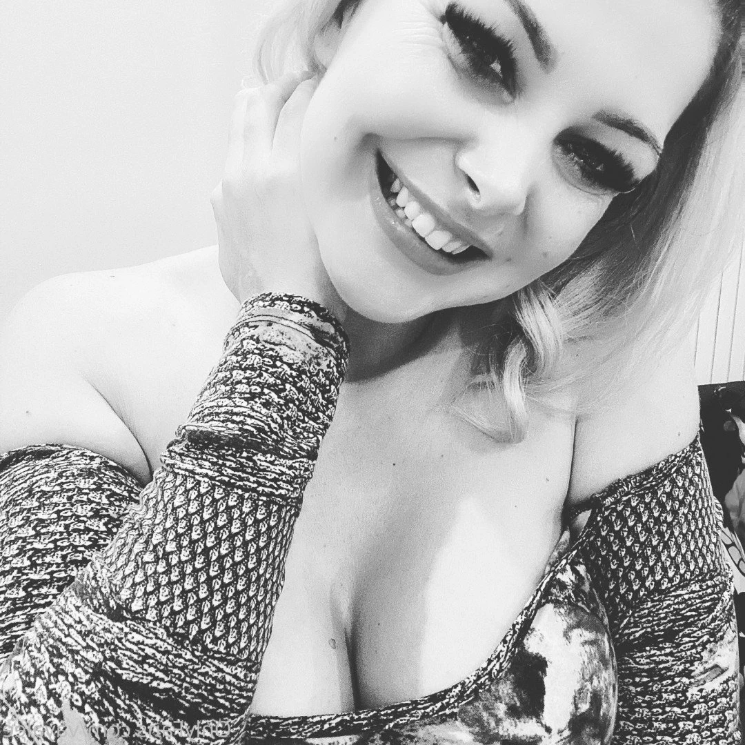 𝐁𝐔𝐒𝐓𝐘 𝐁𝐋𝐎𝐍𝐃𝐄 𝐌𝐎𝐌𝐌𝐘 [ vaya_jade ] Onlyfans leaked photo 2400330 on Hotleaks.tv