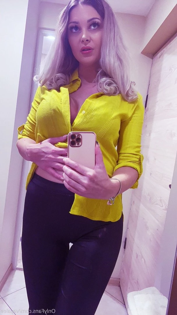 𝐁𝐔𝐒𝐓𝐘 𝐁𝐋𝐎𝐍𝐃𝐄 𝐌𝐎𝐌𝐌𝐘 [ vaya_jade ] Onlyfans leaked photo 2401230 on Hotleaks.tv
