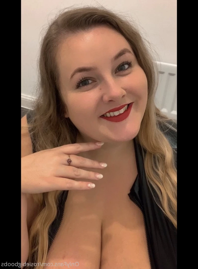 English Rose [ rosiebigboobs ] Onlyfans leaked photo 2438943 on Hotleaks.tv