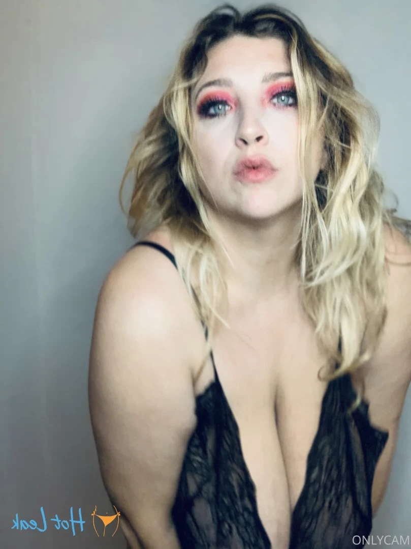 cambriacurves Onlyfans leaked photo 12299124 on Hotleaks.tv