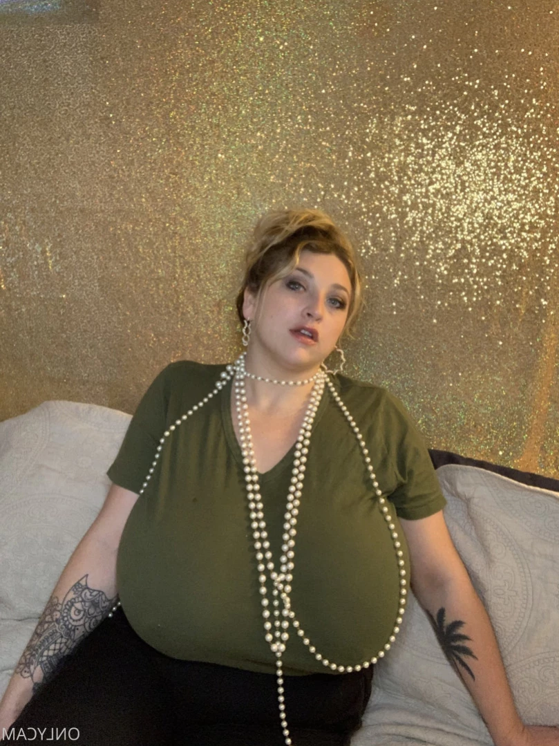 cambriacurves Onlyfans leaked photo 12421026 on Hotleaks.tv