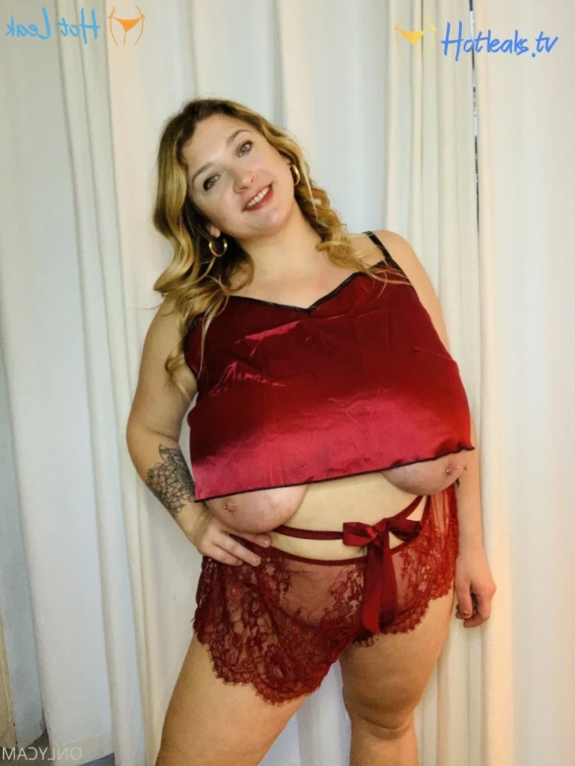 cambriacurves Onlyfans leaked photo 12493341 on Hotleaks.tv