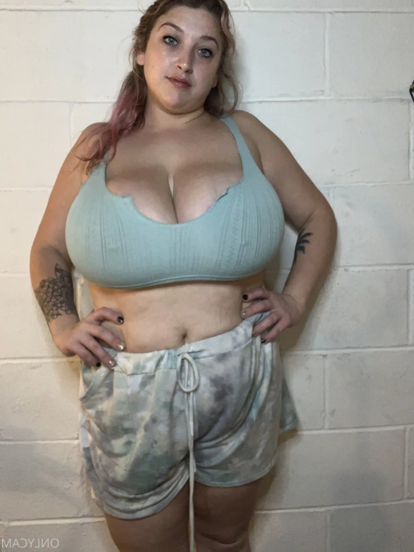 cambriacurves Onlyfans leaked photo 12777794 on Hotleaks.tv