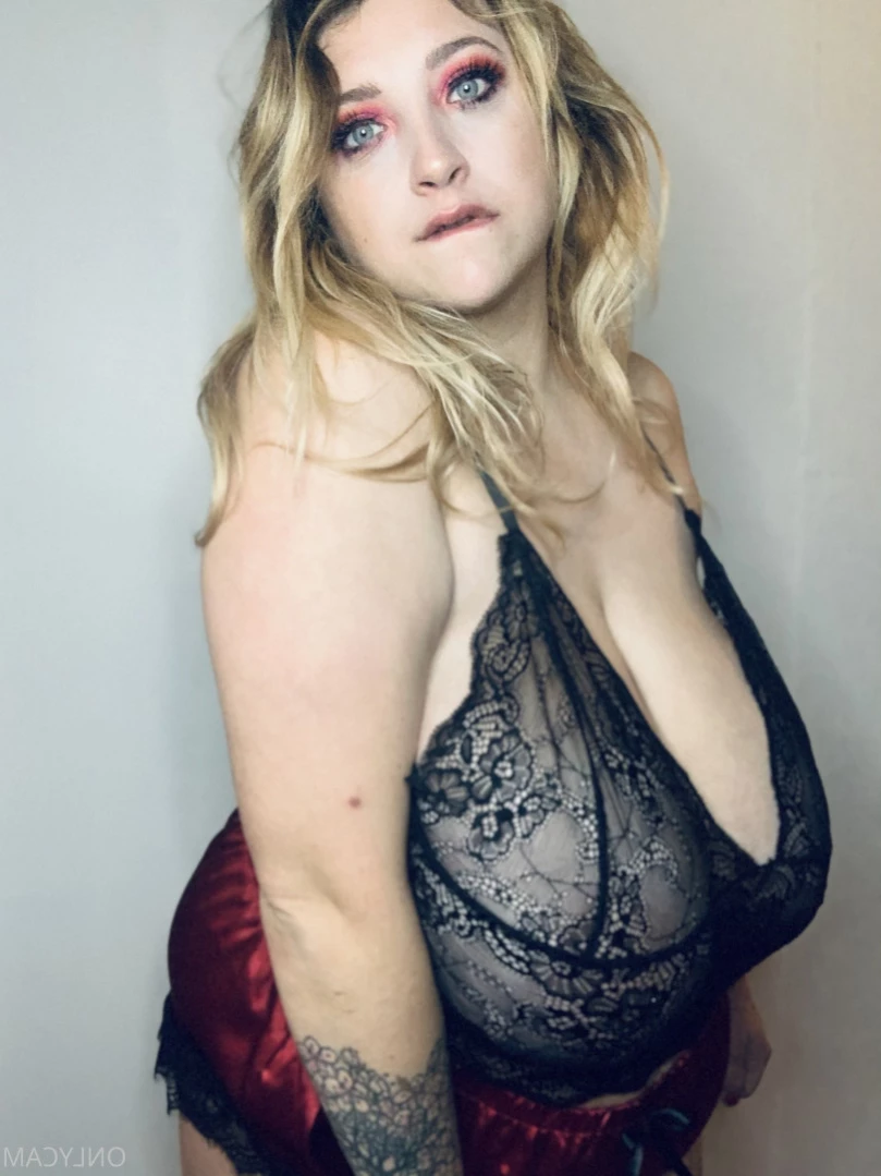 cambriacurves Onlyfans leaked photo 13596301 on Hotleaks.tv