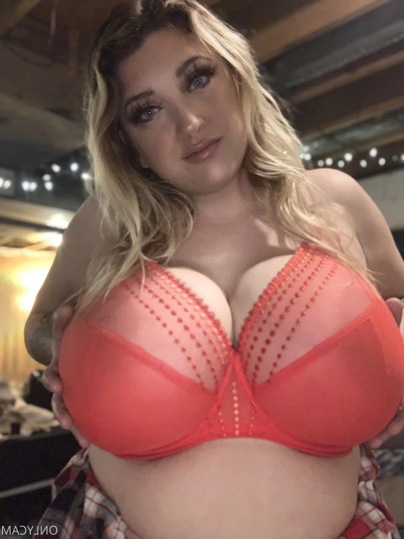 cambriacurves Onlyfans leaked photo 14201123 on Hotleaks.tv