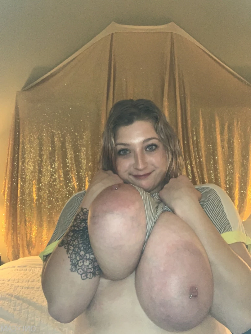 cambriacurves Onlyfans leaked photo 14657977 on Hotleaks.tv