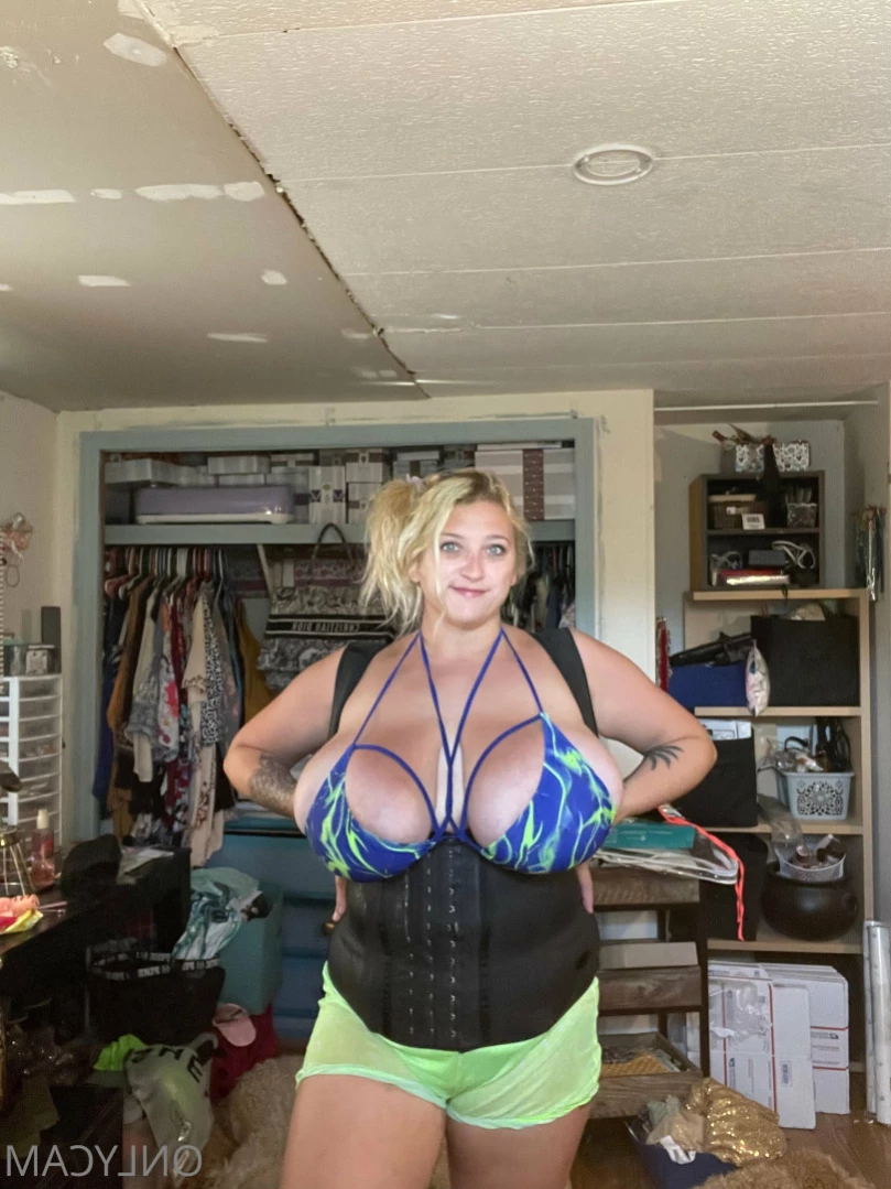 cambriacurves Onlyfans leaked photo 15036385 on Hotleaks.tv