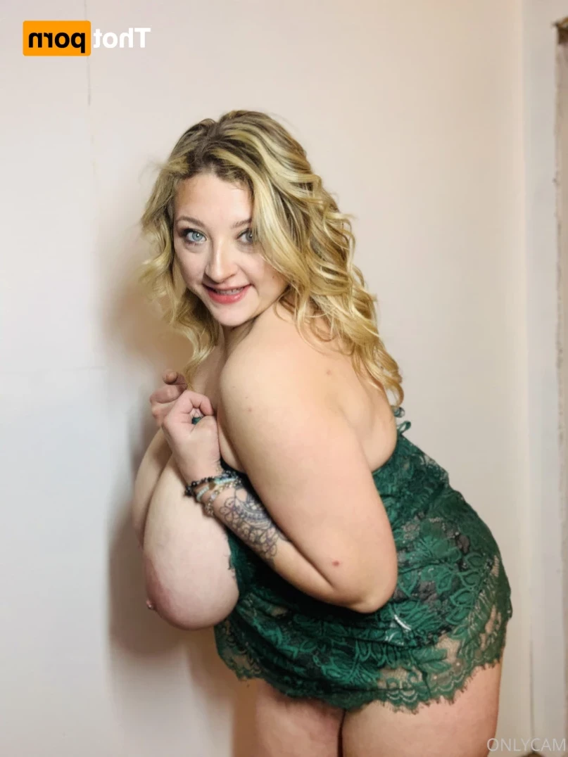 cambriacurves Onlyfans leaked photo 15085677 on Hotleaks.tv