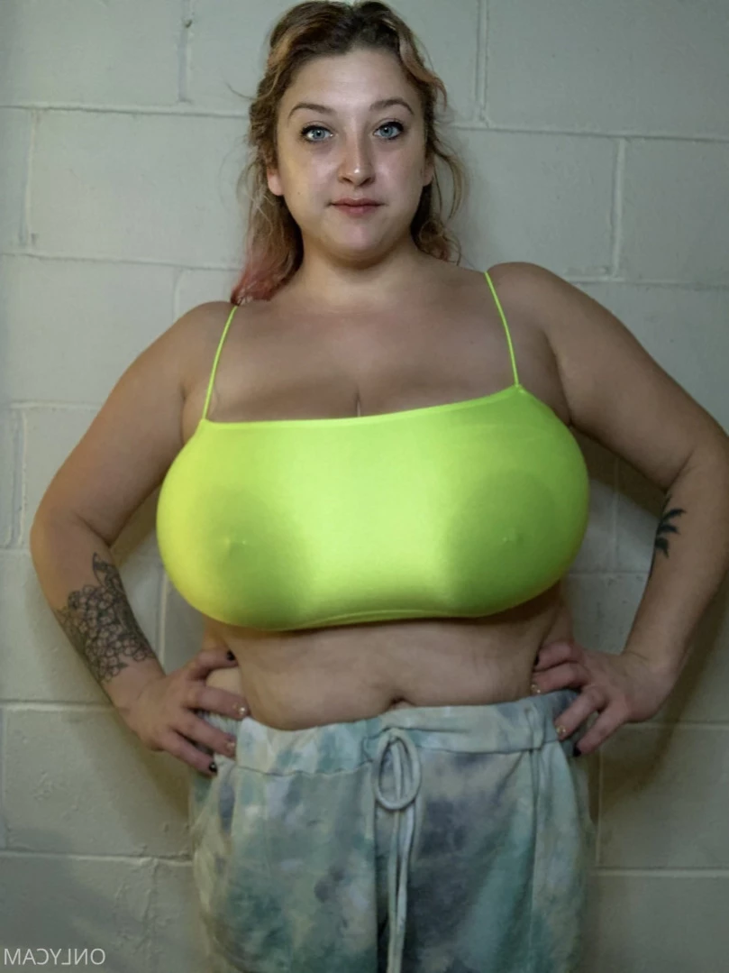 cambriacurves Onlyfans leaked photo 15175568 on Hotleaks.tv