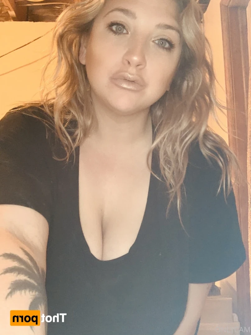 cambriacurves Onlyfans leaked photo 15676878 on Hotleaks.tv