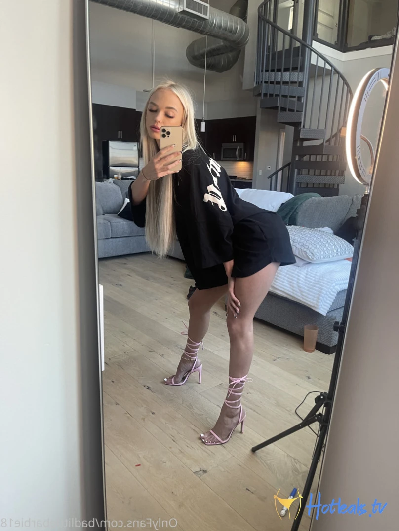 𝓑𝓪𝓻𝓫𝓲𝓮 [ badlittlebarbie18 ] Onlyfans leaked photo 12408558 on Hotleaks.tv