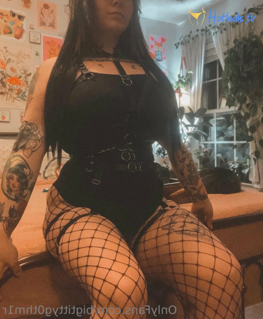 bigtittyg0thm1r Onlyfans leaked photo 13142753 on Hotleaks.tv