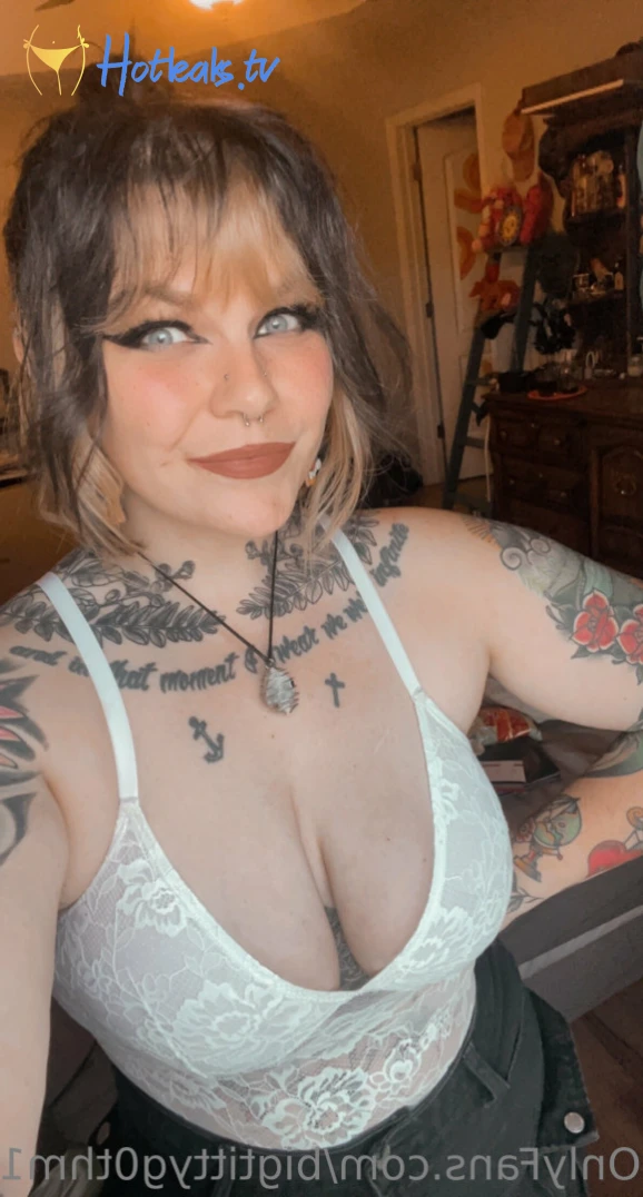 bigtittyg0thm1r Onlyfans leaked photo 13614209 on Hotleaks.tv