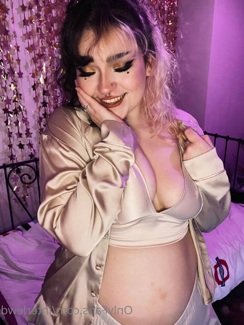 Suzanna [ interlewd ] Onlyfans leaked photo 2388420 on Hotleaks.tv