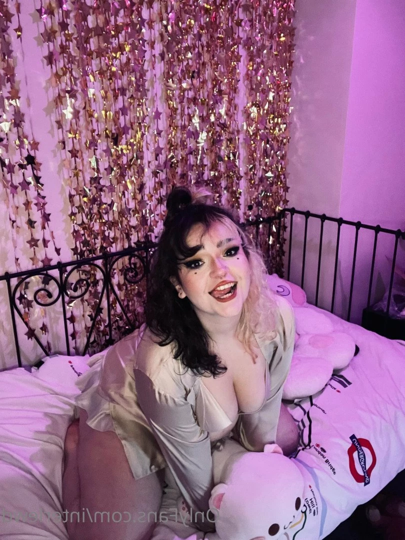 Suzanna [ interlewd ] Onlyfans leaked photo 2388537 on Hotleaks.tv