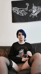 Tooth fairy 𝒕𝒐𝒑 8% [ toothfairyxox ] Onlyfans leaked video 2090346 on Hotleaks.tv