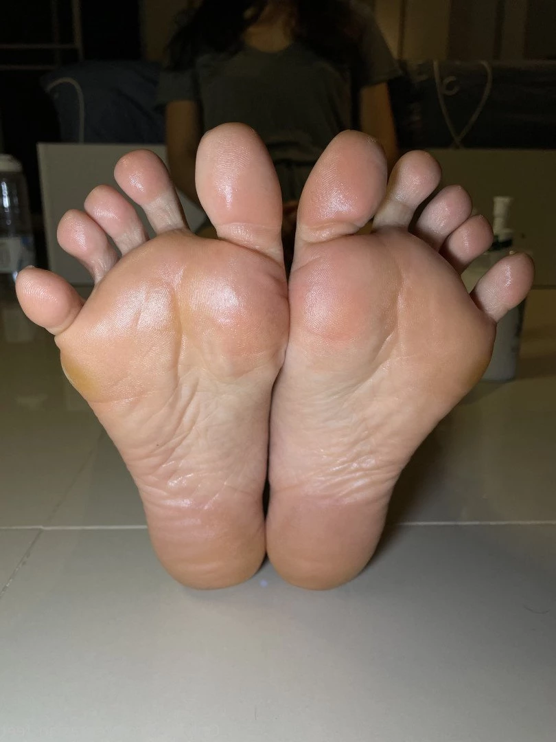 Eurasian Feet [ eurasian_feet ] Onlyfans leaked photo 4481185 on Hotleaks.tv