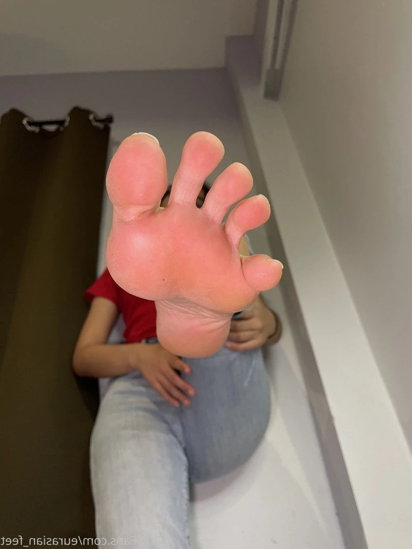 Eurasian Feet [ eurasian_feet ] Onlyfans leaked photo 4482799 on Hotleaks.tv