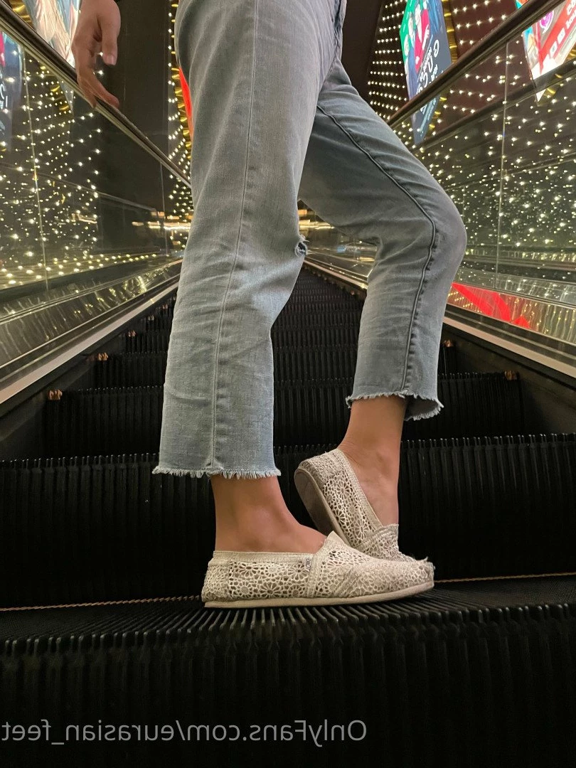 Eurasian Feet [ eurasian_feet ] Onlyfans leaked photo 4484679 on Hotleaks.tv