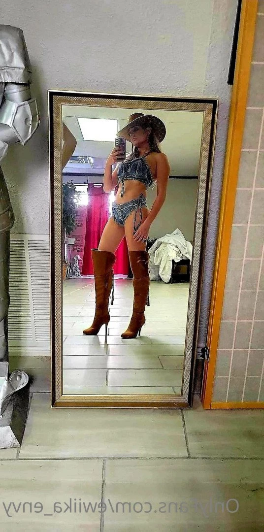 ewiika_envy Onlyfans leaked photo 2381100 on Hotleaks.tv
